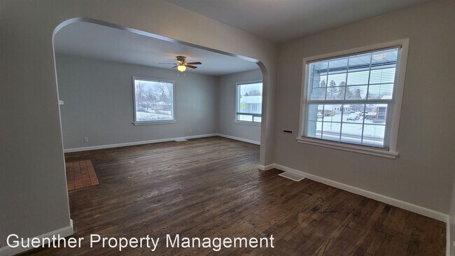 Foto del edificio - 3 br, 1 bath House - 4227 N Maple
