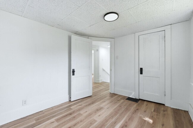Foto del edificio - 3 BR - Classic Charm Meets Modern Living