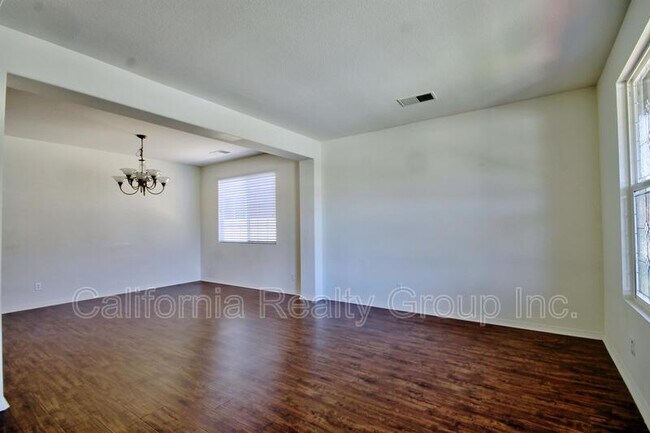 Building Photo - 34567 Spindle Tree St