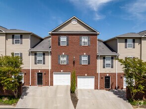 Attached 1 and 2 car garages available - The Villas of Emerald Woods