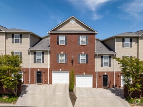 Attached 1 and 2 car garages available - The Villas of Emerald Woods