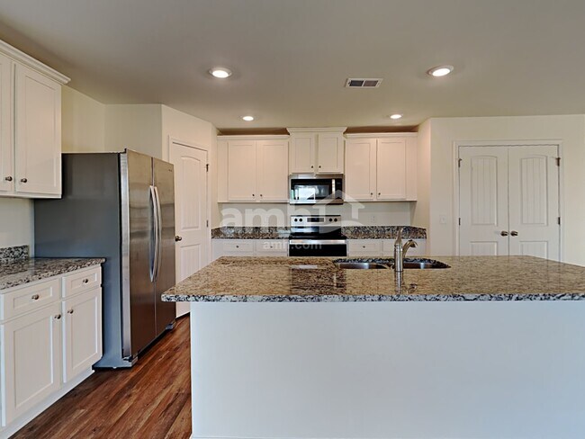 Building Photo - 6072 Mason Tucker Dr