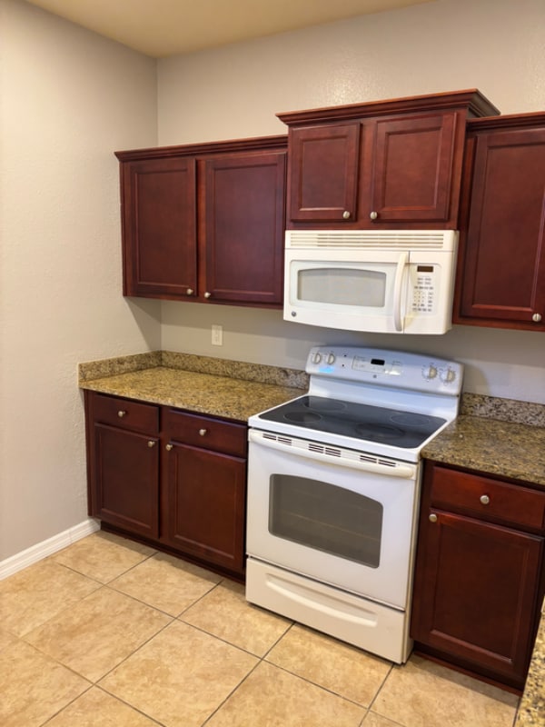 Building Photo - 126 Vista Verdi Cir