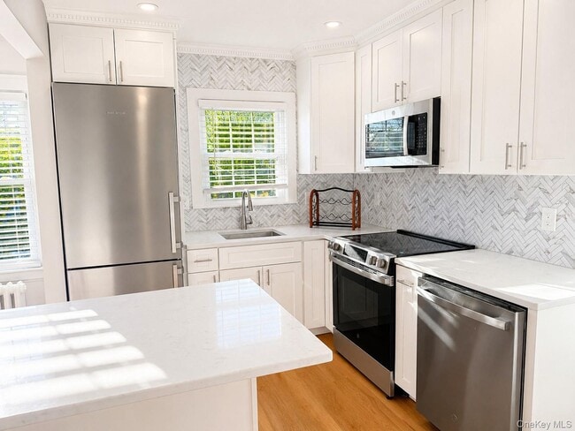 Foto del edificio - 45-17 Auburndale Ln