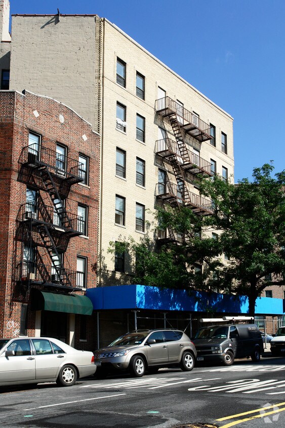 Building Photo - 1635 Macombs Rd