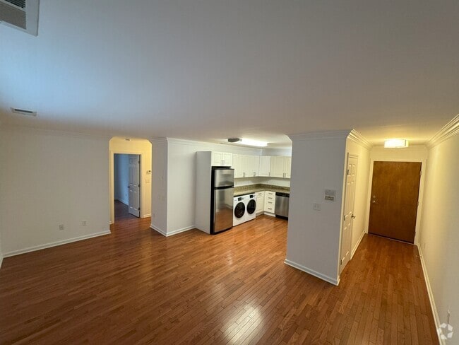 Building Photo - 46 Park Pl