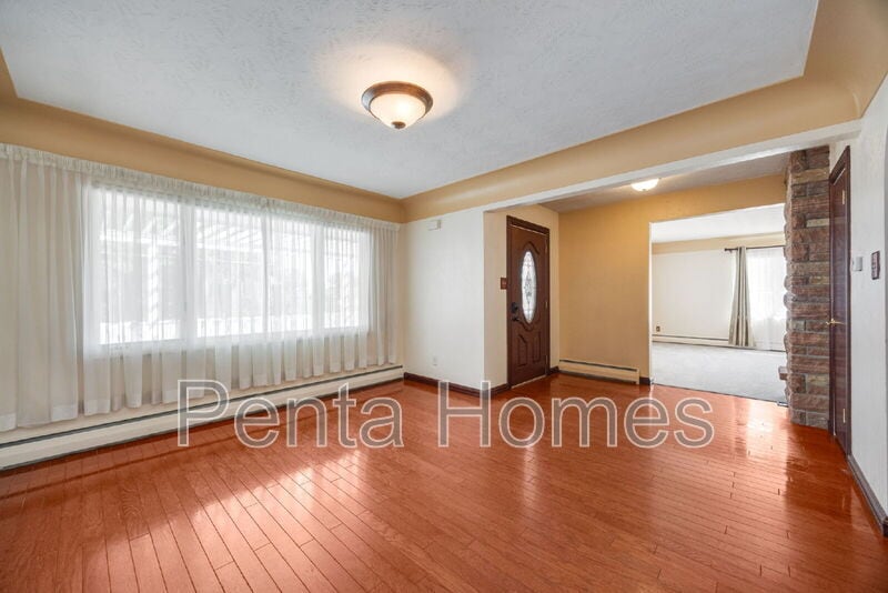 Primary Photo - 630 4th St