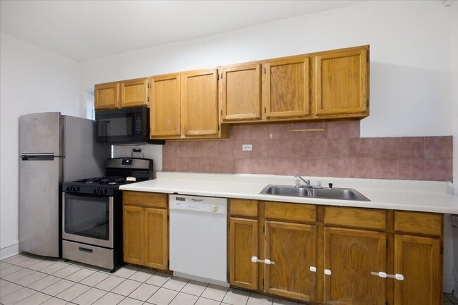 Building Photo - 5432 S Drexel Ave