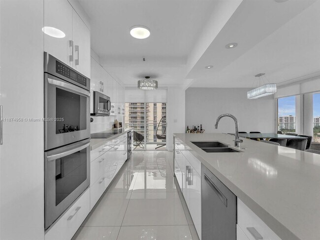 Foto del edificio - 19707 Turnberry Way