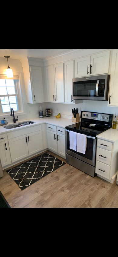 Foto principal - 22 Seavey St