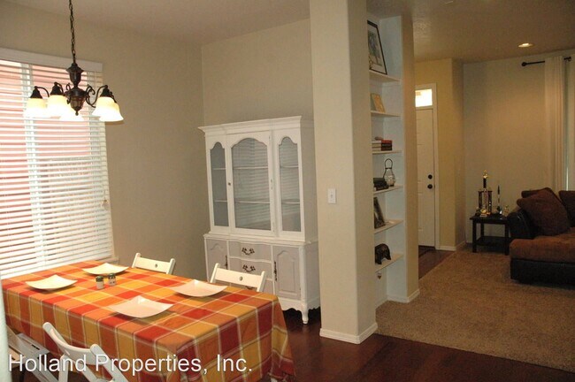 Building Photo - 3 br, 2.5 bath House - 1125 SE Highfield Ave.
