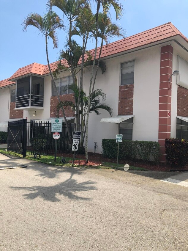 3550 NW 8th Ave Unit 112, Pompano Beach, FL 33064 Condo for Rent in