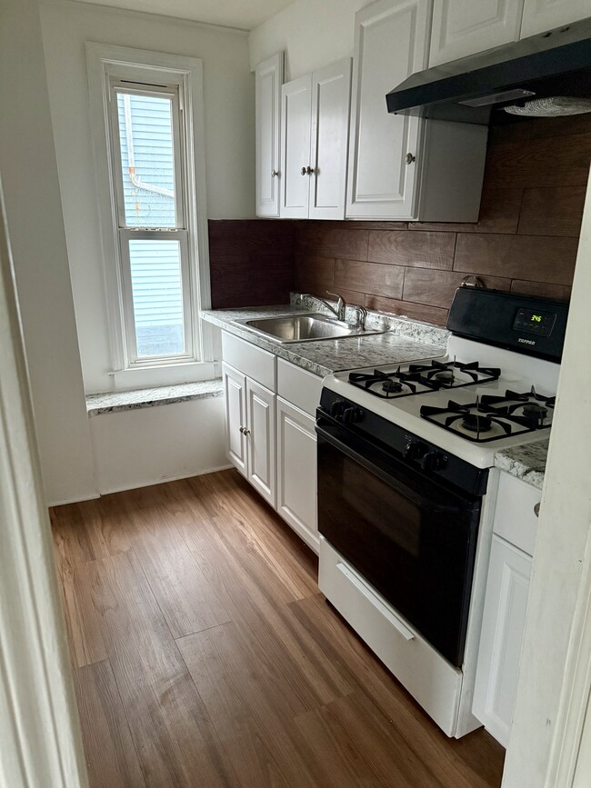 Foto del edificio - 189 Belleville Ave