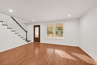 Building Photo - 715 N 1st St