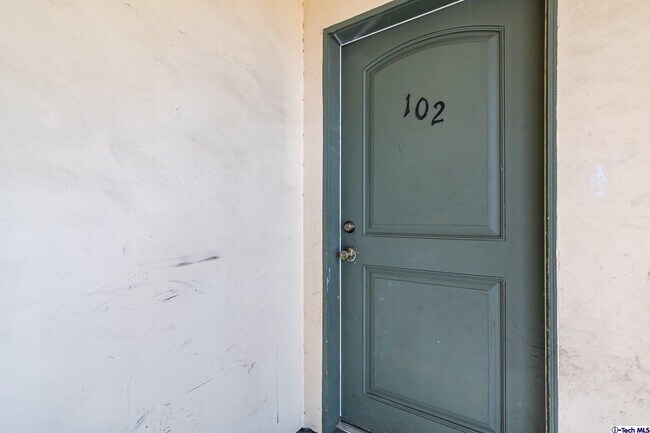 Foto del edificio - 231 E Burbank Blvd