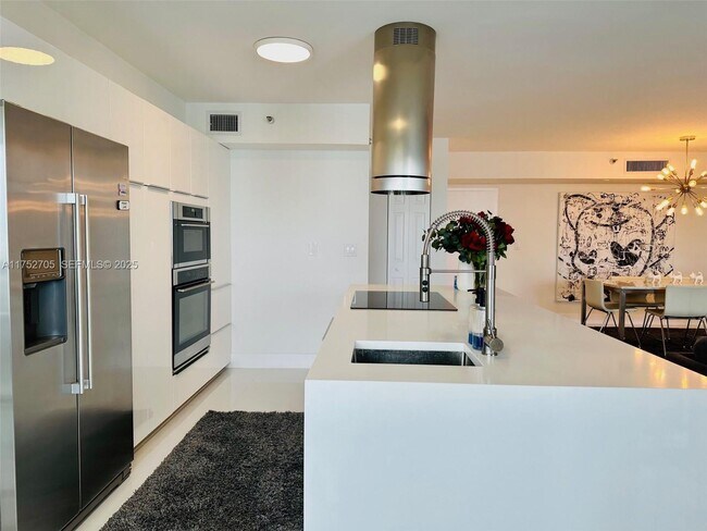 Building Photo - 19101 NE 36th Pl