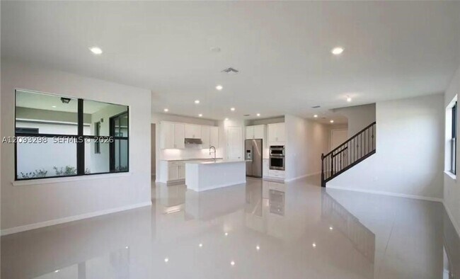 Building Photo - 7810 NW 79th Terrace