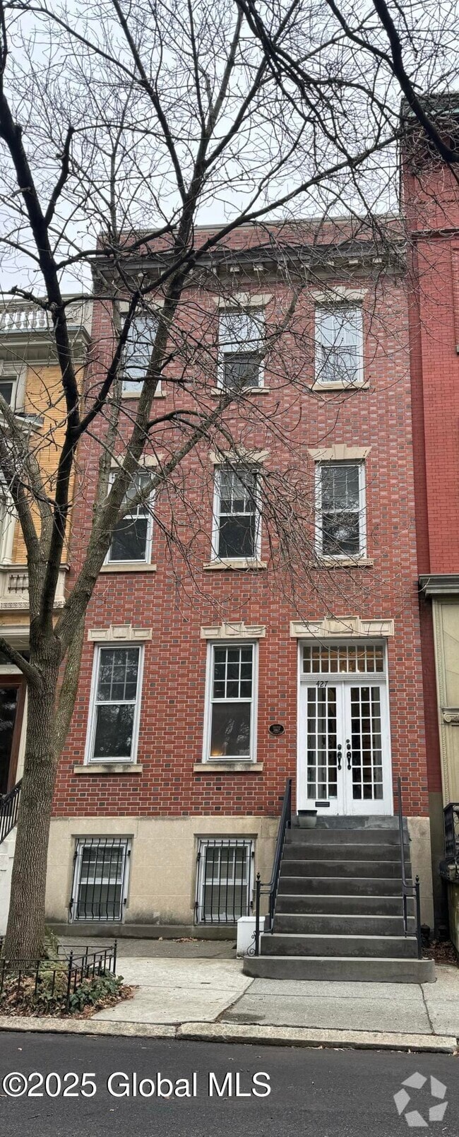 Building Photo - 427 State St