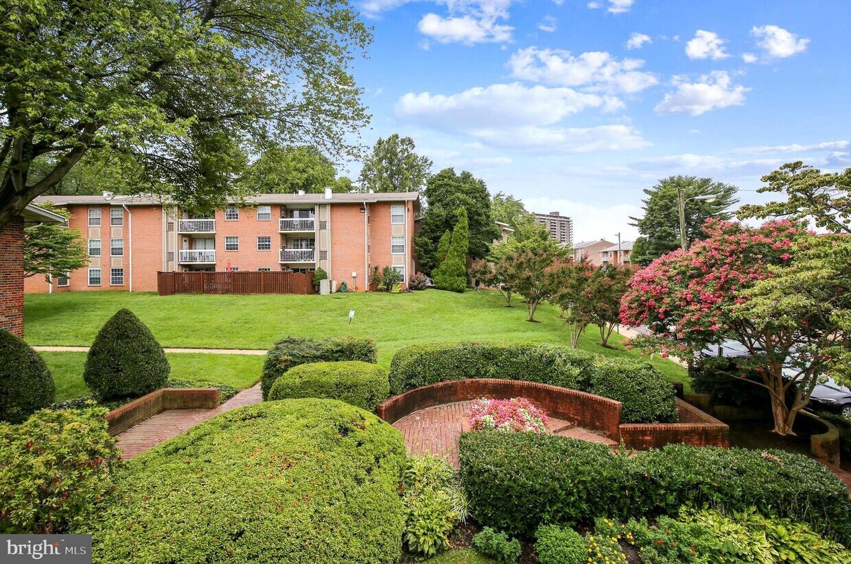 Foto principal - 1952 Kennedy Dr