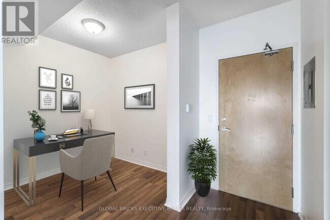 Photo du bâtiment - 220 Burnhamthorpe Rd W