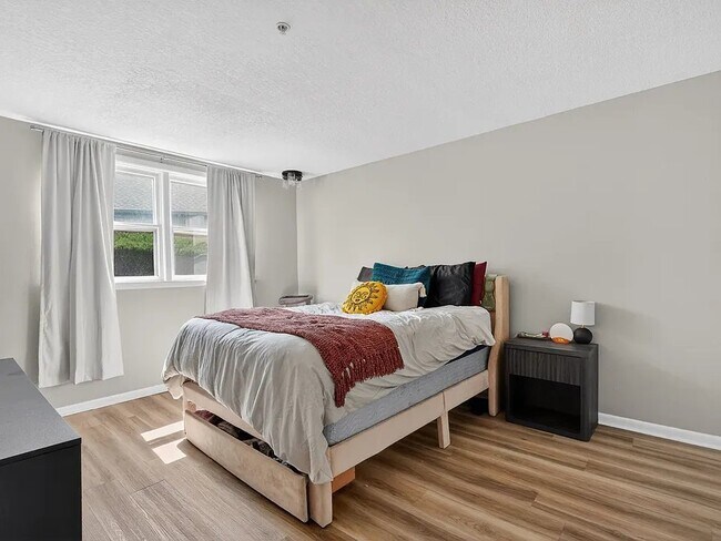 Foto del edificio - 3405 Woodland Ave