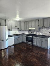 Building Photo - 413 Kansas St