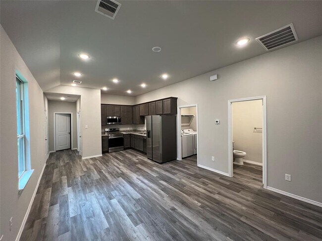 Building Photo - 11597 Persimmon St