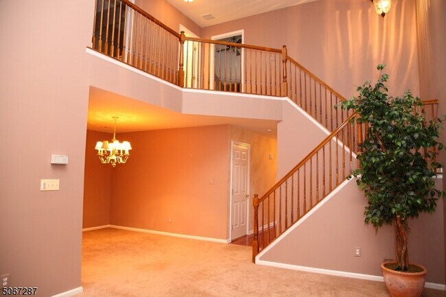 Building Photo - 4 Paine Ct