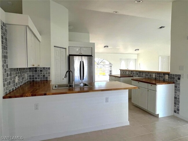 Building Photo - 2305 SW 53rd Terrace