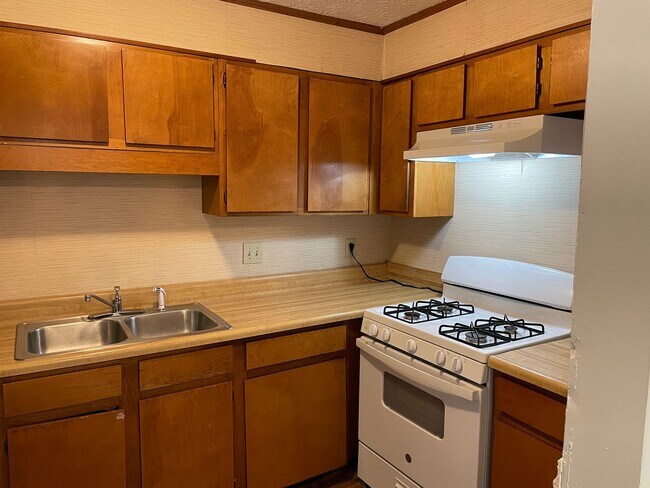 Foto del edificio - 1999 Padgett Dr