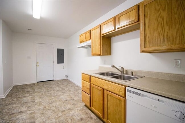 Photo - 1343 W 39th St House