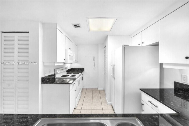 Foto del edificio - 701 Brickell Key Blvd