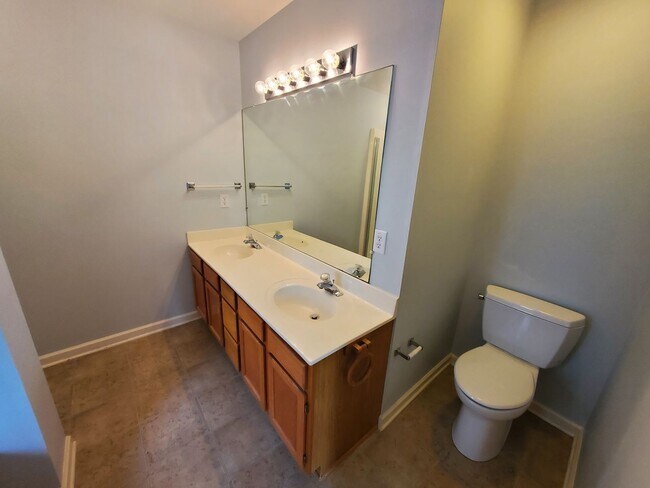 Building Photo - 3-Bed/2-Bath in Franklin- Fieldstone Farms