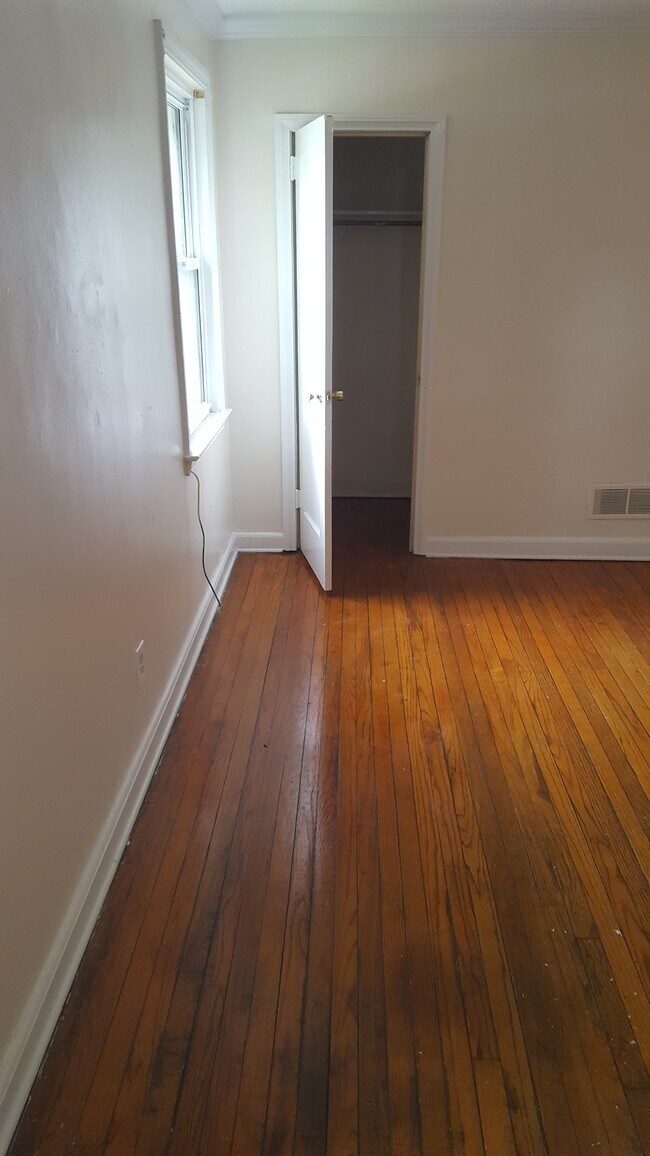 Foto del edificio - 40 Elsmere Blvd