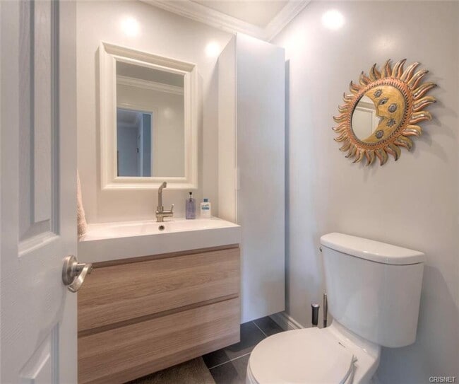Half Bath - 5144 Zelzah Ave