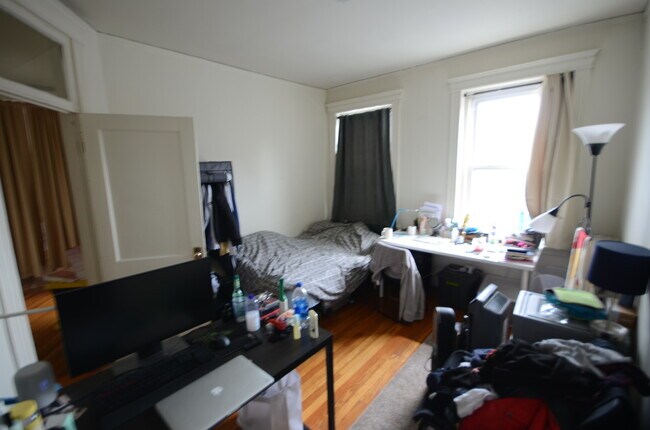 Foto del edificio - 1353 Commonwealth Ave