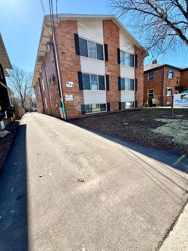 Foto del edificio - 927 W Shiawassee St