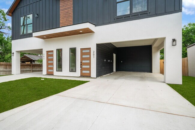 Building Photo - 247 Princeton Ave