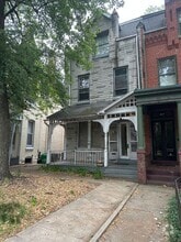 Building Photo - 819 N 5th St