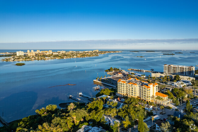 700 N Osceola Ave Clearwater, FL - Clearwater Harbor Apartments