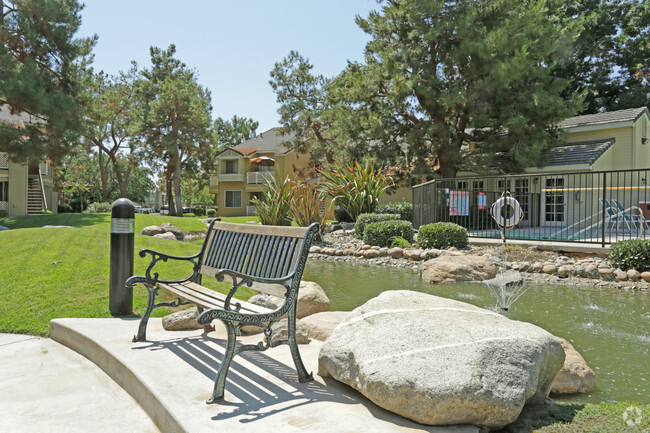 Foto del edificio - The Springs Apartment Homes