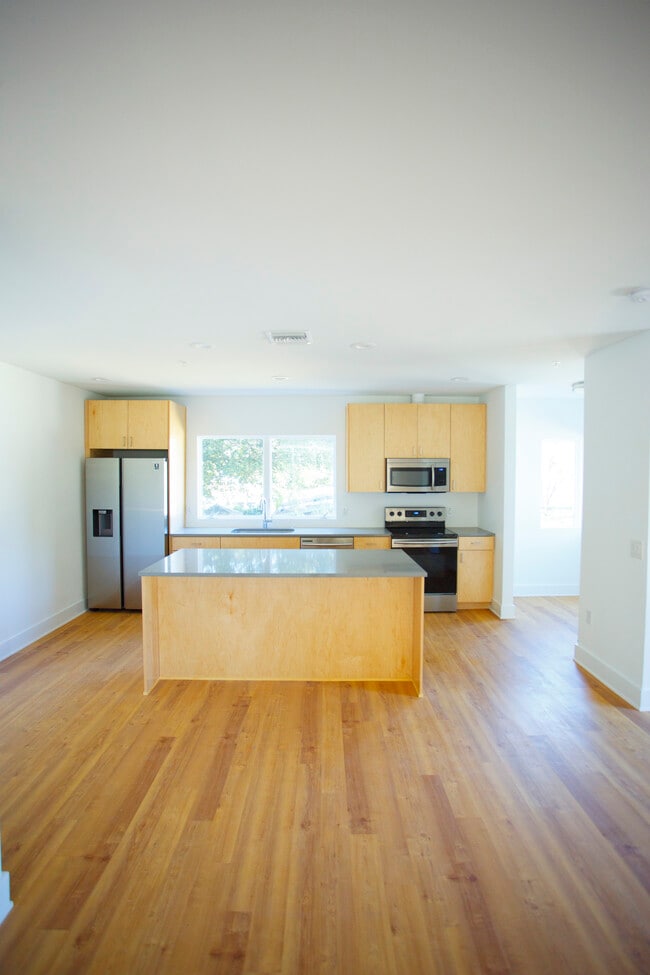 Photo - 1300 Francis Ave House