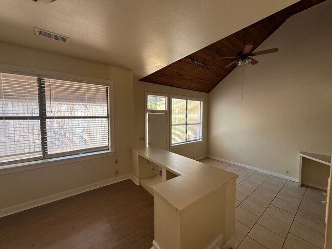 Foto del edificio - Studio/Efficiency Bungalow with a Loft