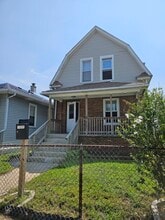 Building Photo - 1224 Truman St