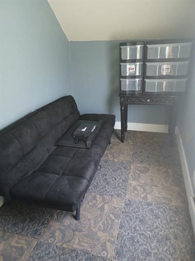 Foto del edificio - House Available for Rent