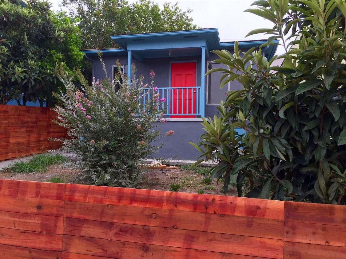 Foto principal - 4142 City Terrace Dr
