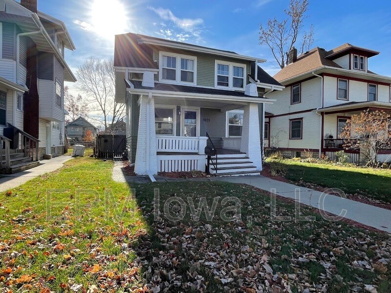 Primary Photo - 1821 Blake Blvd SE