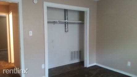 Building Photo - 8597 La Plaza Dr