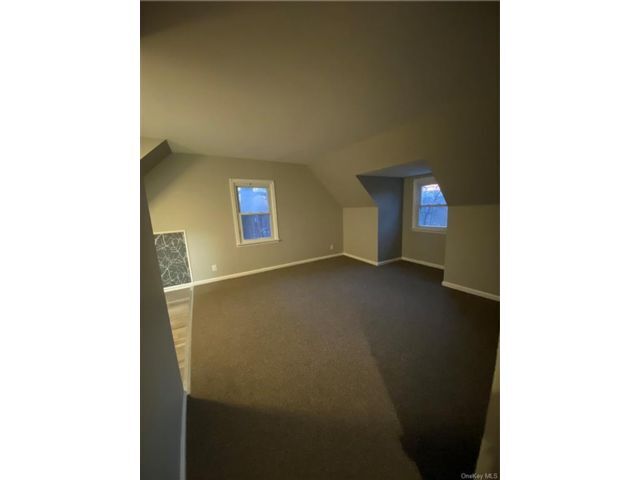 Foto del edificio - 38 Midland Ave