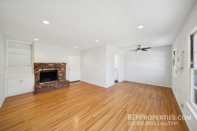 Foto del edificio - 5305 Vantage Ave